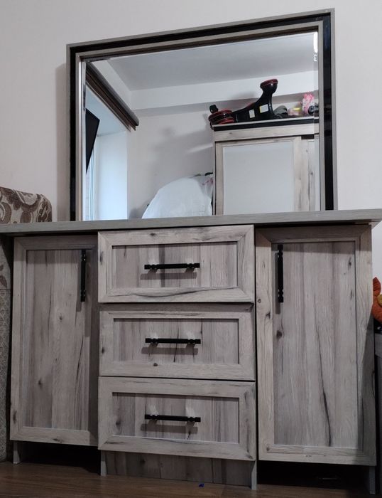 Кровать плюс трюмо