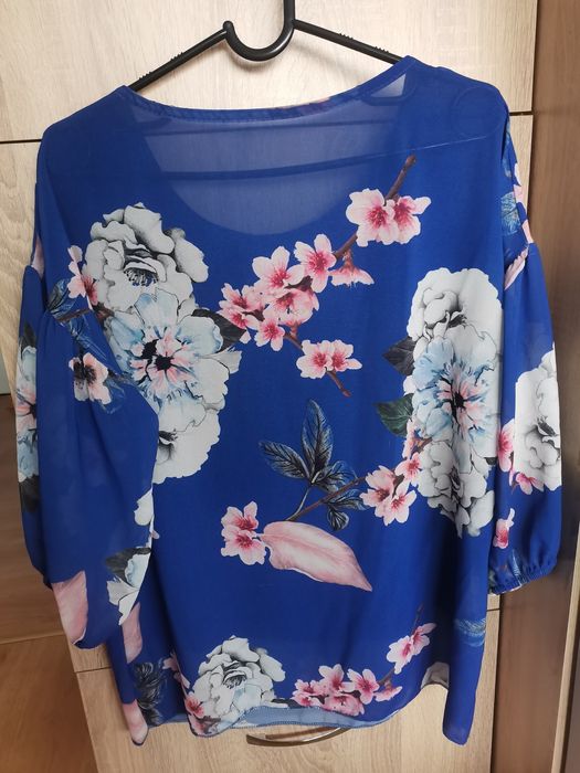 Флорални блузи и стилни потници