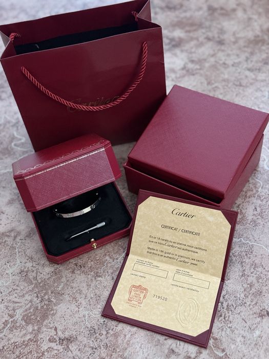 Продам браслет  Cartier 925 пробы