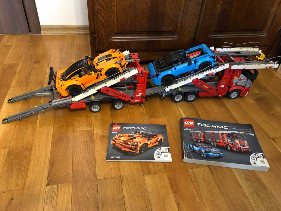 LEGO Technic Автовоз 42098 и LEGO Technic Corvette 42093