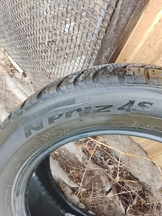 Продам  резину  всесезонную .