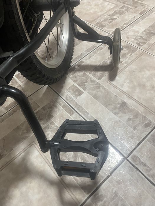 Bicicleta copii aproape noua