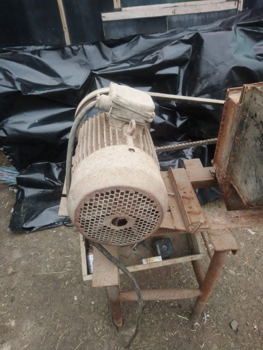 Продам дробилку для зерна любого