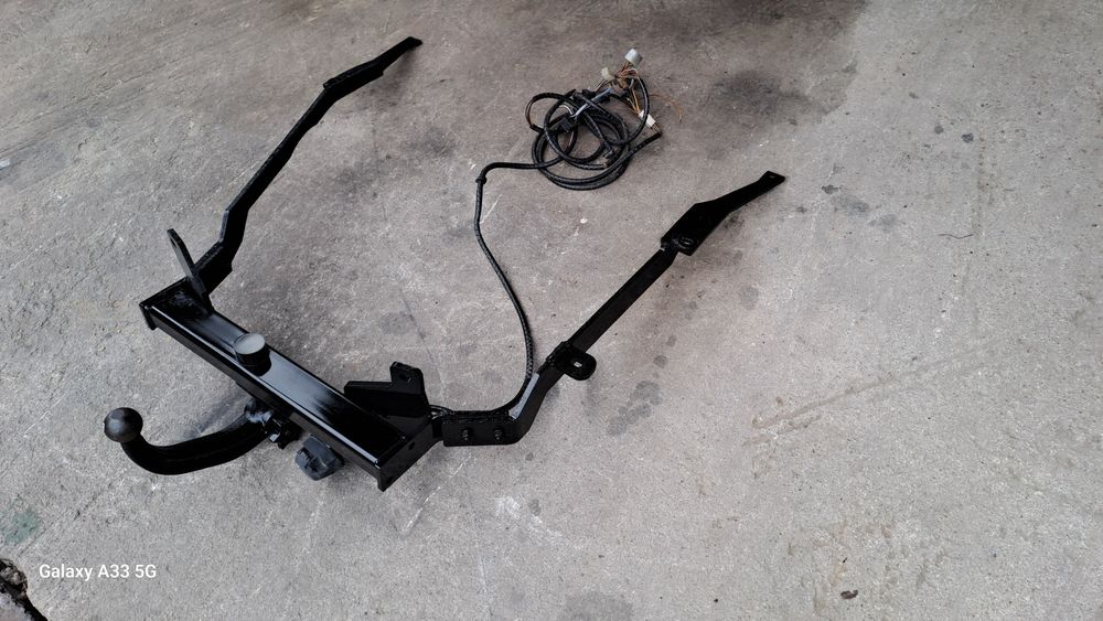 Продавам оригинален теглич за Peugeot 607/Пежо 607