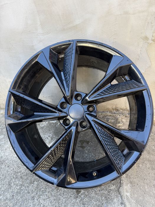 19,,RS Black limited модел Audi