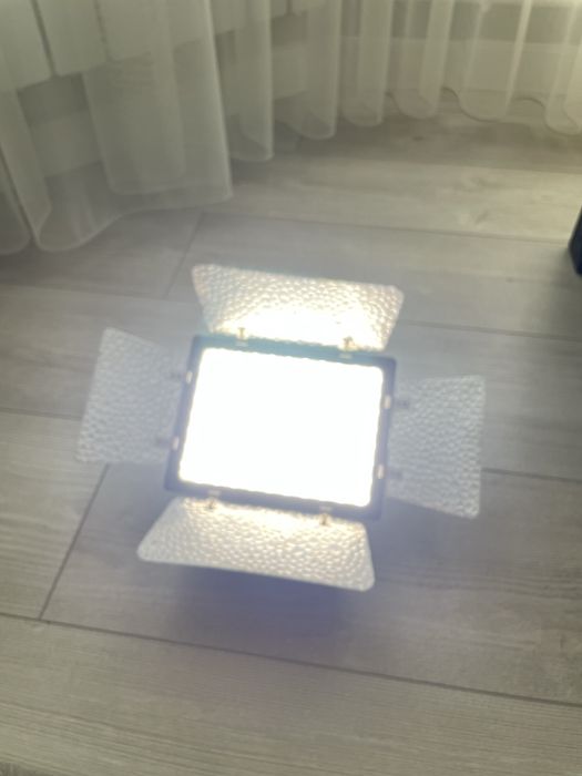 Прожектор сатылады!