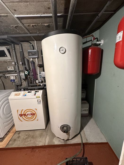 Boiler emailat de 450l cu 2 (doua) serpentine  si rezistenta electrica