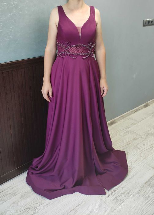 Прекрасна рокля за официални и не официални случаи размер "м"