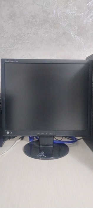 Монитор LG 17 черный