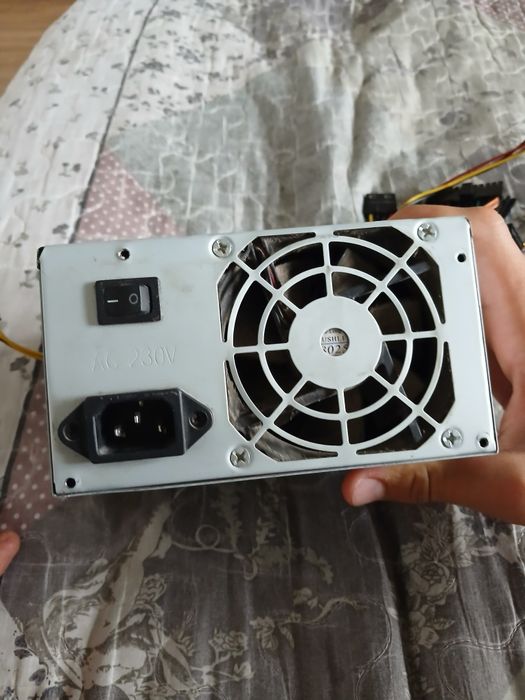 Продам блоки питания для компьютера.