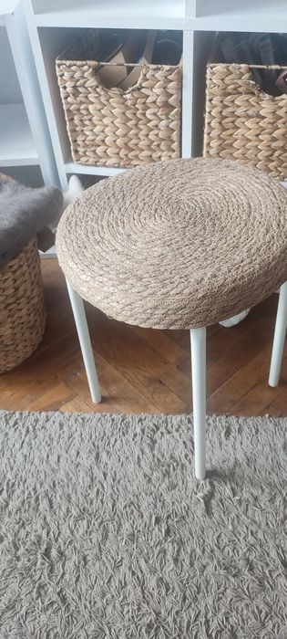 Шкафове, етажерки