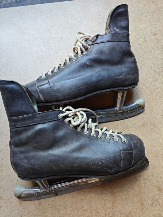 Продам коньки фигурные