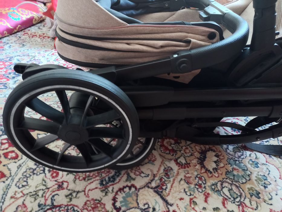Продается коляска Ining baby