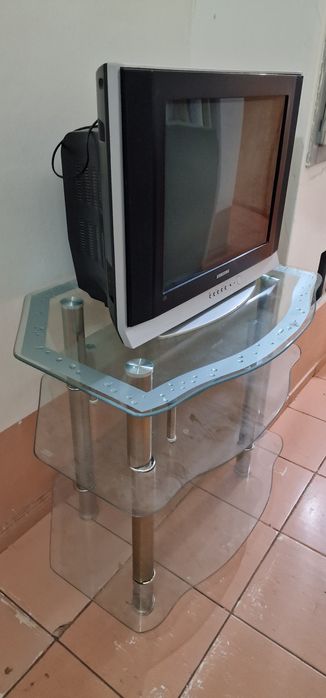 Тумба и телевизор