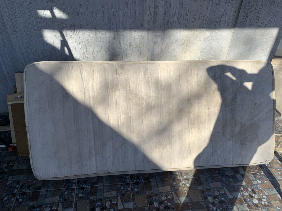 Кровать б/у продаются за ненадобностью