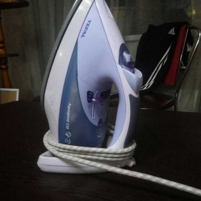 Продаю новый утюг TEFAL