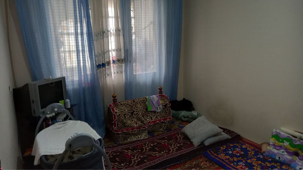 Padezni 2-qavatdan 7-11 -Maktab oldida