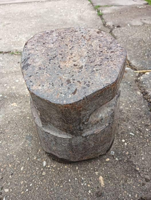 Nicovală veche!!! Din fier masiv (foarte grea)