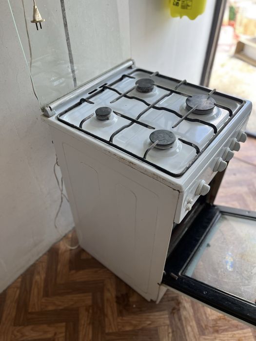 Продам газовую плиту