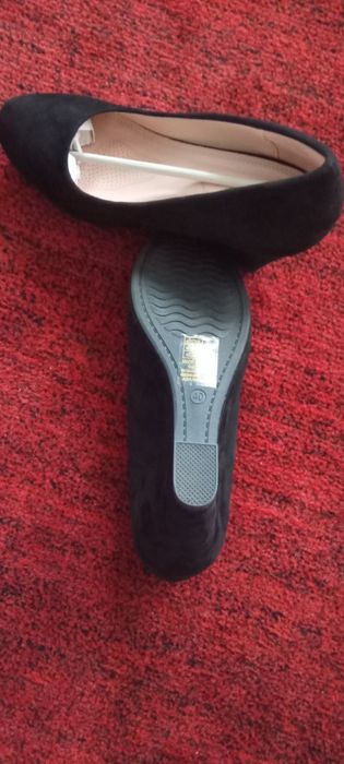 Vând papuci cu platforma