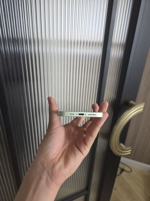 Iphone 12 в хорошем состоянии
