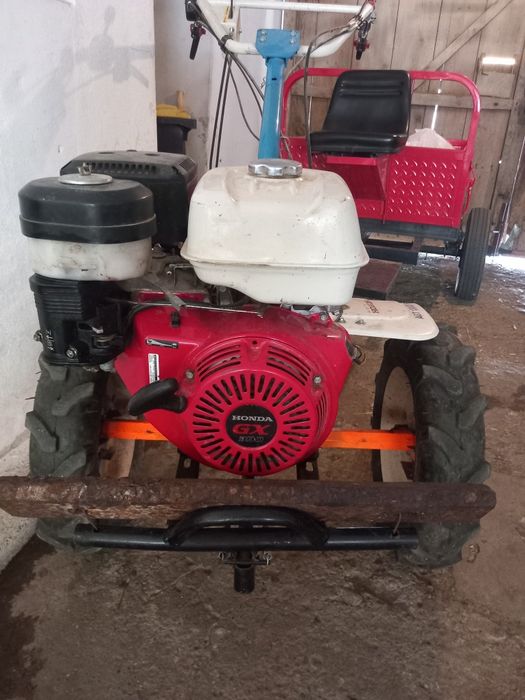 Vând motocultor Honda