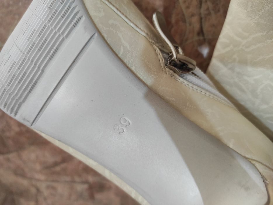 Продам новые полусапожки!