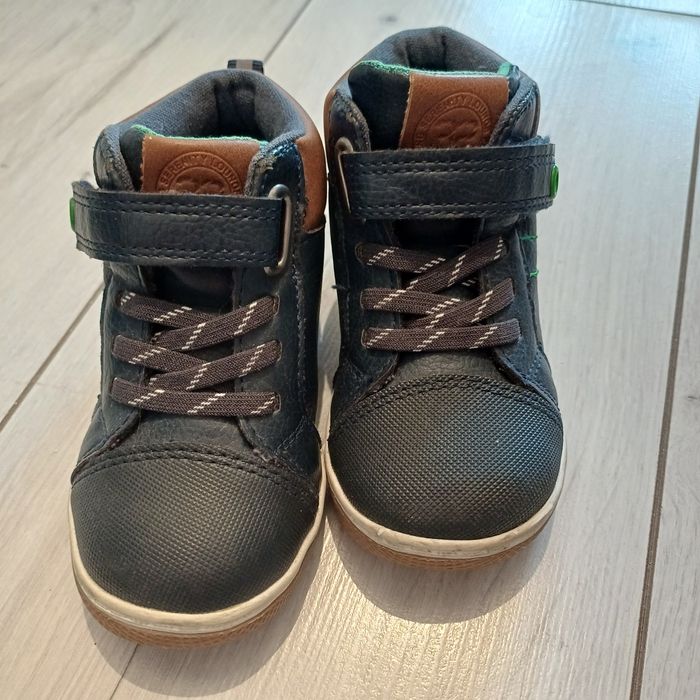 Продам осенние сапожки для мальчика