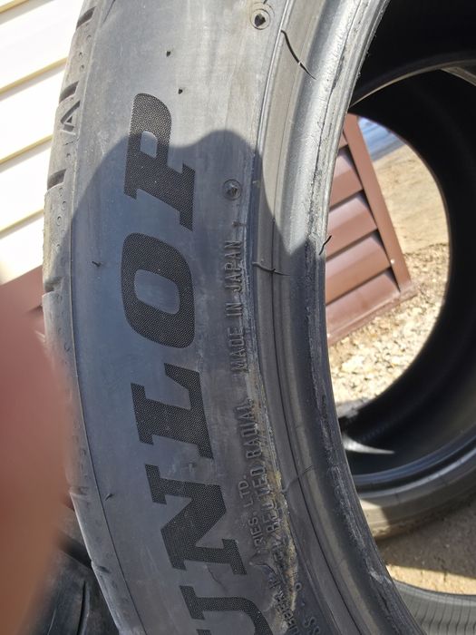 235/45R18 DUNLOP японский