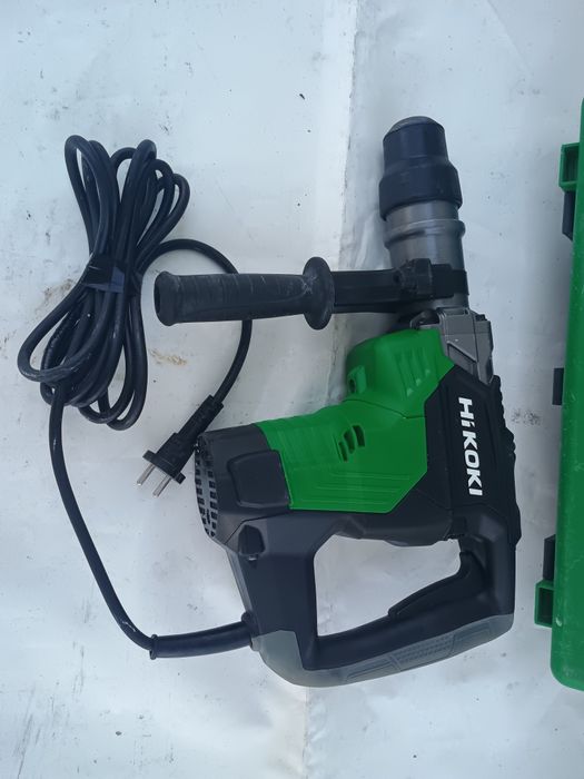 Ciocan rotopercutor hikoki dh 40 mc impecabil. La cutie