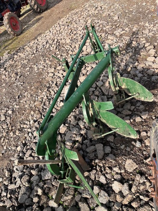 Vând plug pp3/pp4 românesc tractor u650