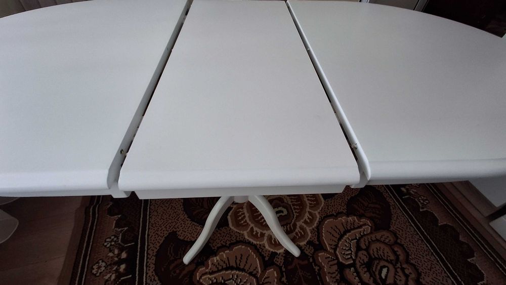 Продавам кухненска маса