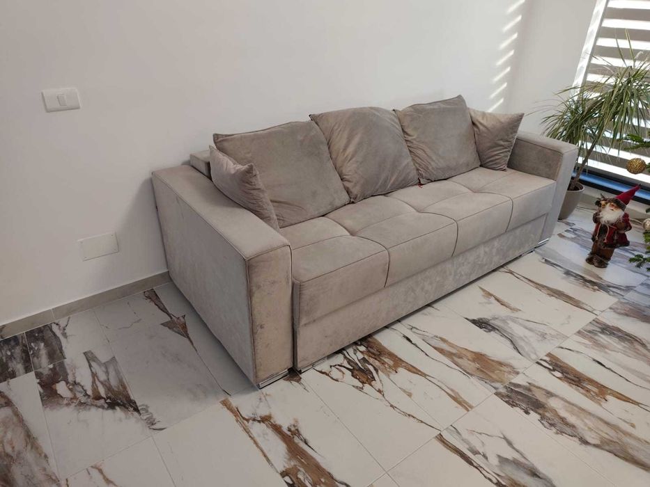 CANAPEA extensibila noua cu 5 perne in stare perfecta merita vazuta