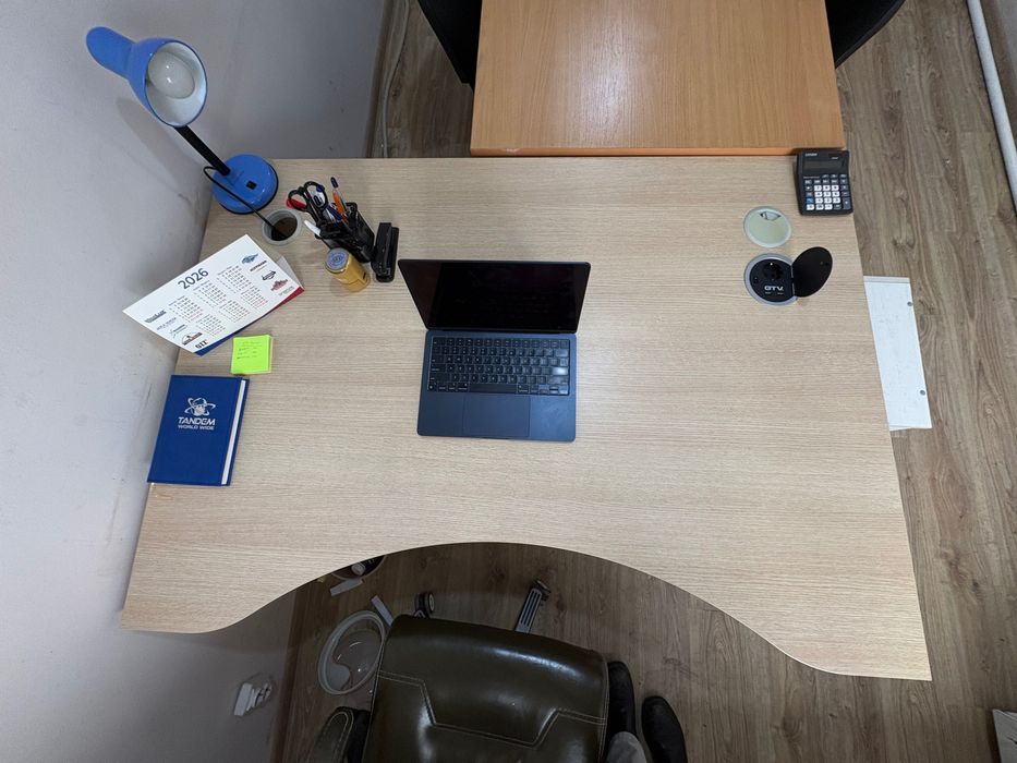 Стол и тумбы для офиса Б/У