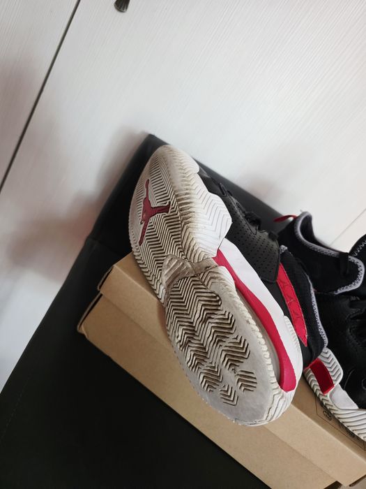 Vand adidași jordan