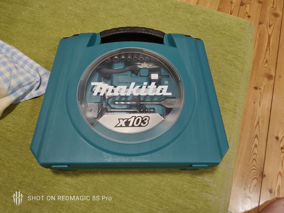 Продам набор Makita x104