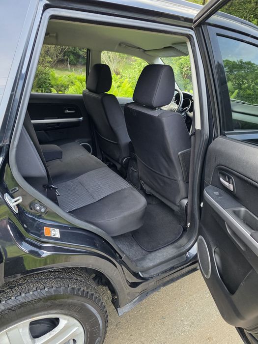 Suzuki Grand Vitara 2.0 benzina + Set roti IARNA CADOU