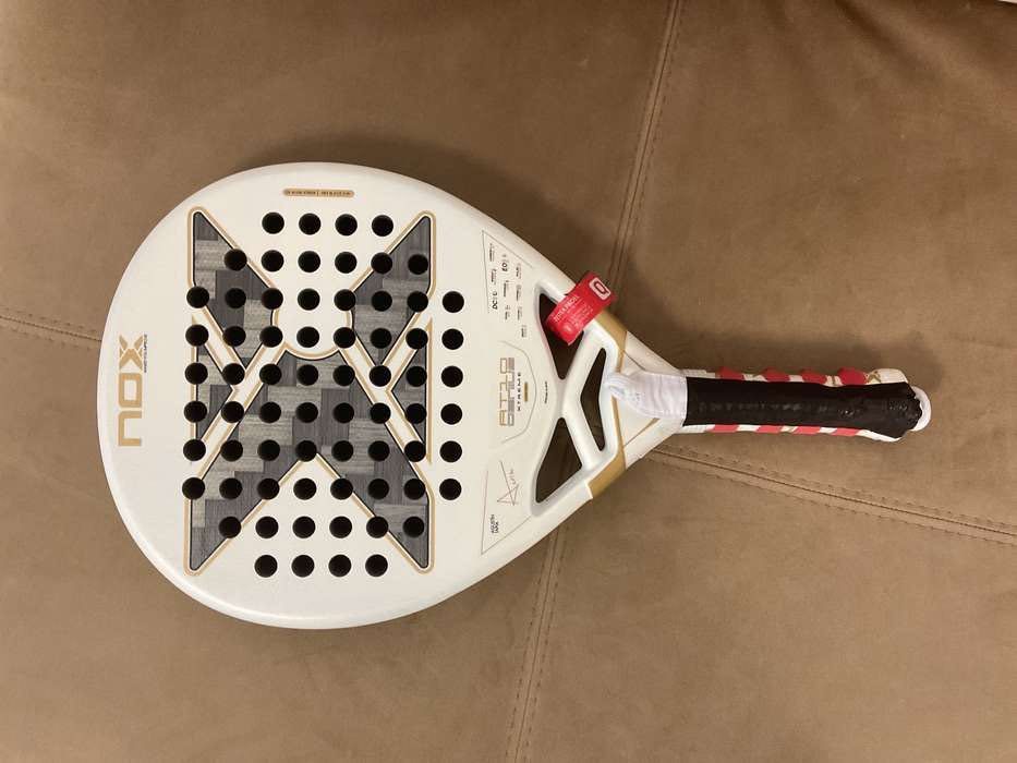 Rachetă padel NOX AT10 Luxury Genius 12K Alum XTREM. Tapia 2026 NOUĂ