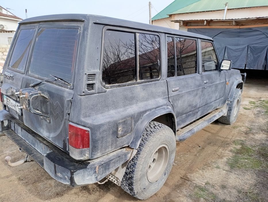 Ниссан Патрол 1993 год