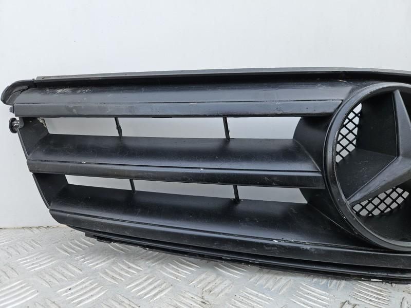Grila superioara bara fata Mercedes C-class facelift w204