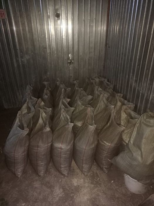 Продам уголь-песок в мешках.