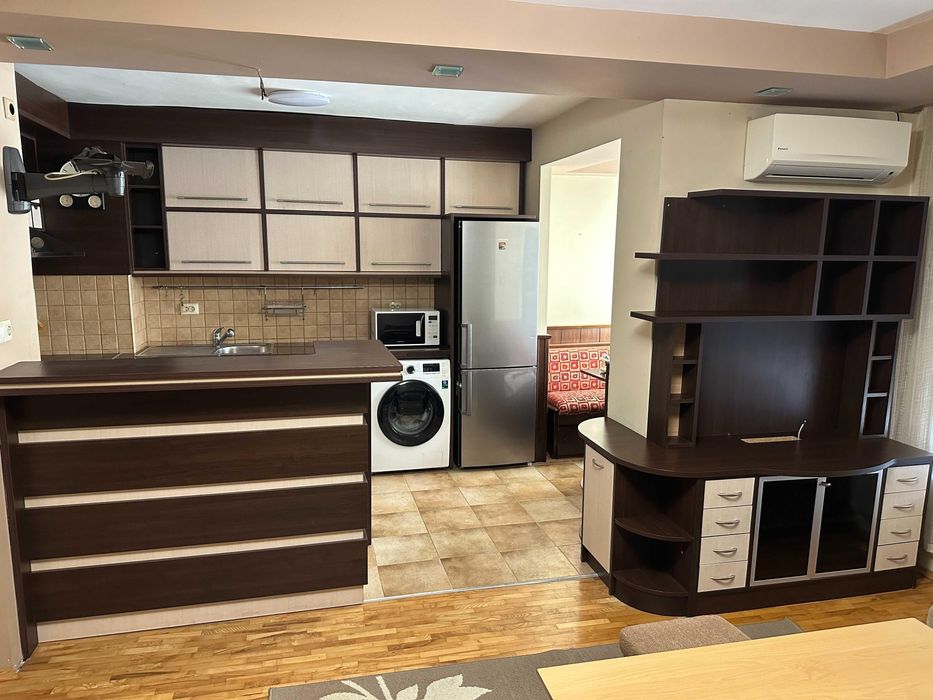 Дава се под наем Двустаен апартамент в Варна, Конфуто - 65 кв.м за 485 € - Снимка #1