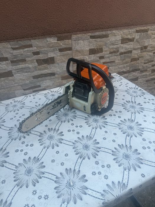 Бензинова резачка за дърва STIHL MS 180 C