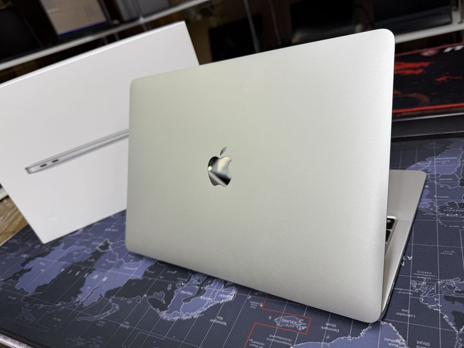 Macbook Air 13 M1 8Gb/256Gb/215ц