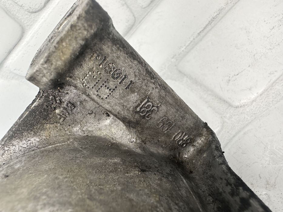 Тампон двигател AUDI Q5 SQ5 8R0199381 8R0199381AQ