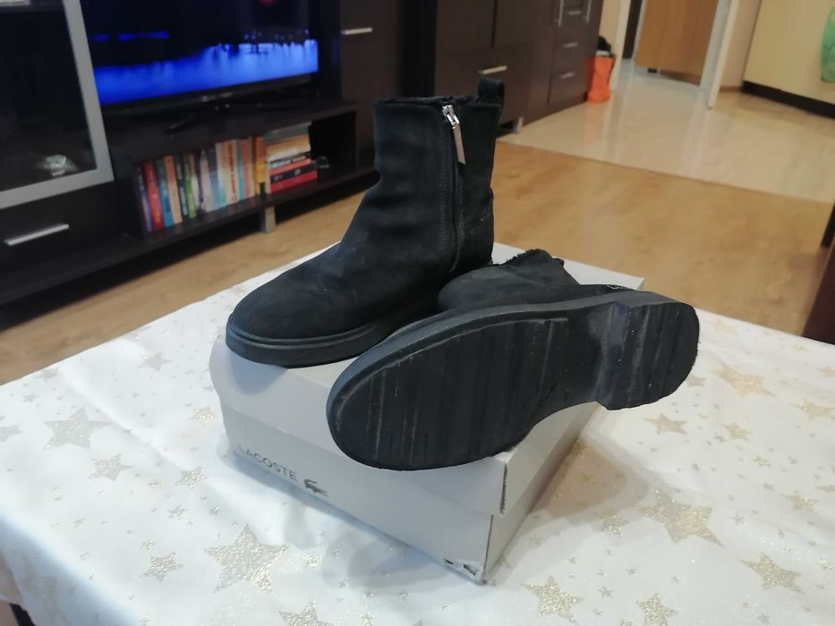 Дамски велурени боти