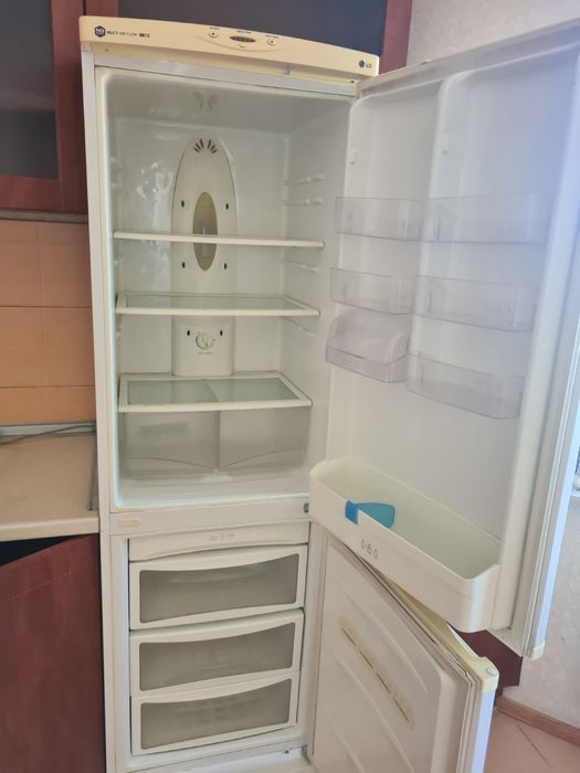 Срочно продам холодильник