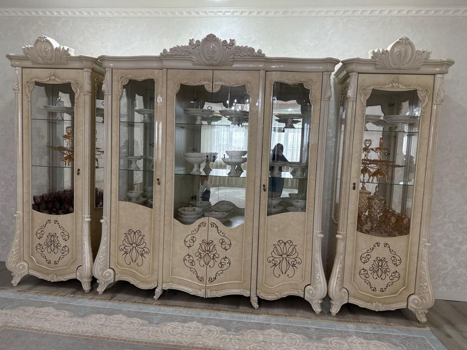 Продам срочна сервант