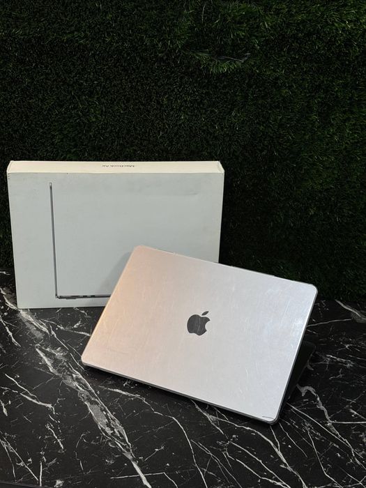 MACBOOK M3 AIR 99% YONKUS 8gb 256ssd.