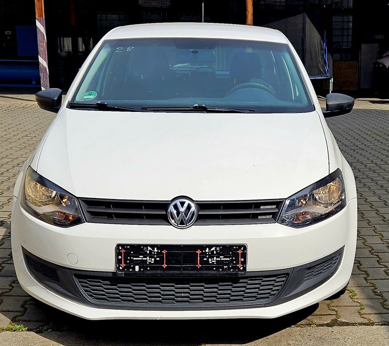 VOLKSWAGEN Polo 2012